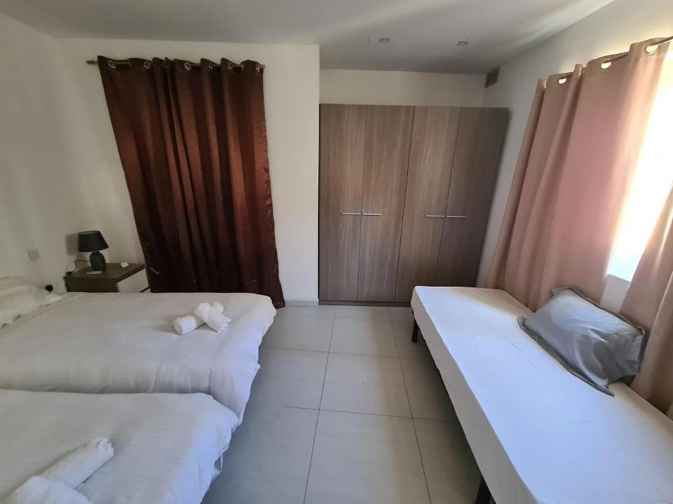 St Julians Central 2 Bedroom Apartment Saint Julian's Luaran gambar